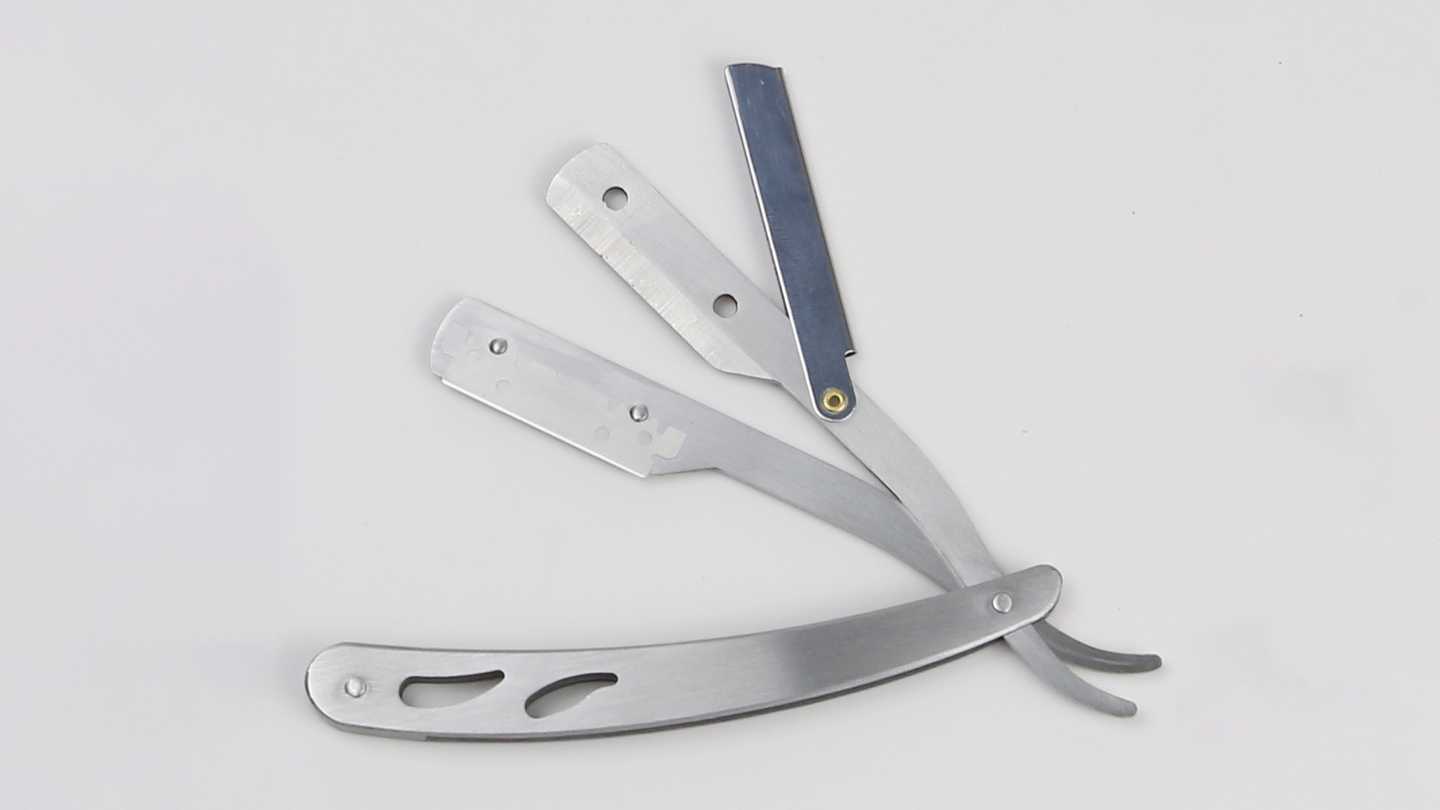 Stainless steel material makes it lasting a longer time in wet condition.