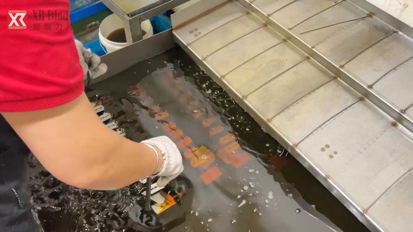 put blade in organic oil