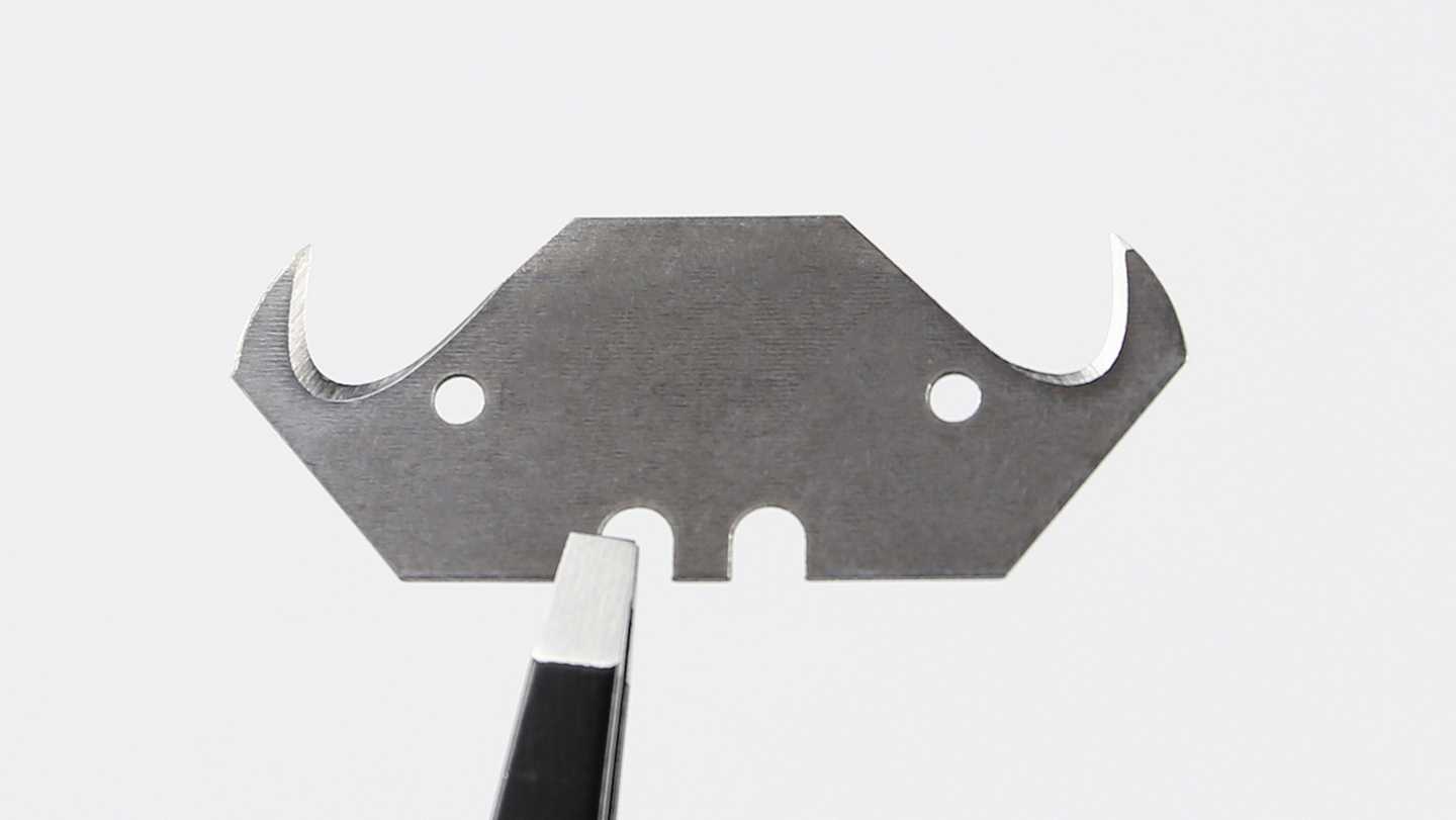 Premium-grade steel provides exceptional edge and blade durability to prevent breakage and premature wear