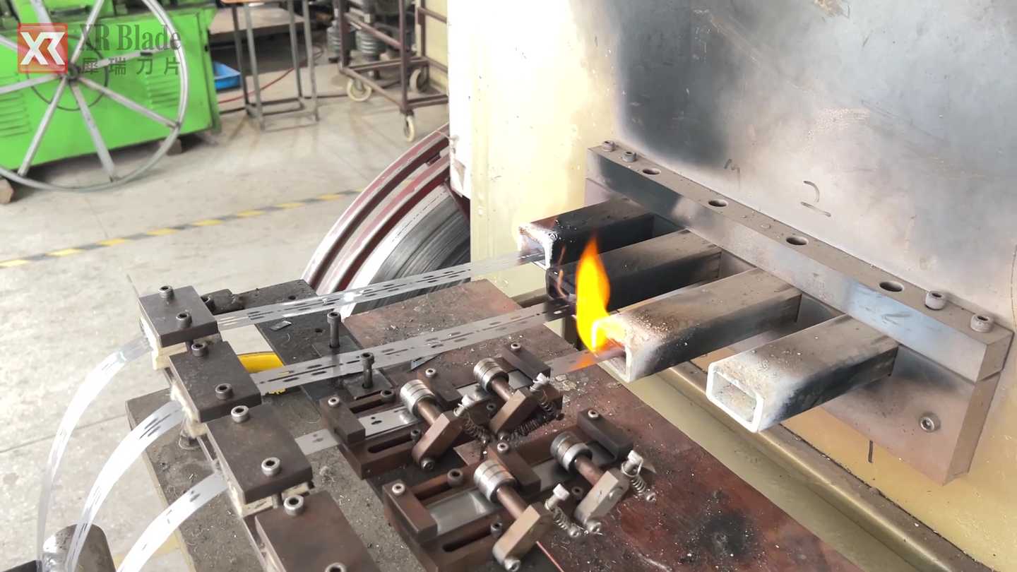 safety blade in the punching process