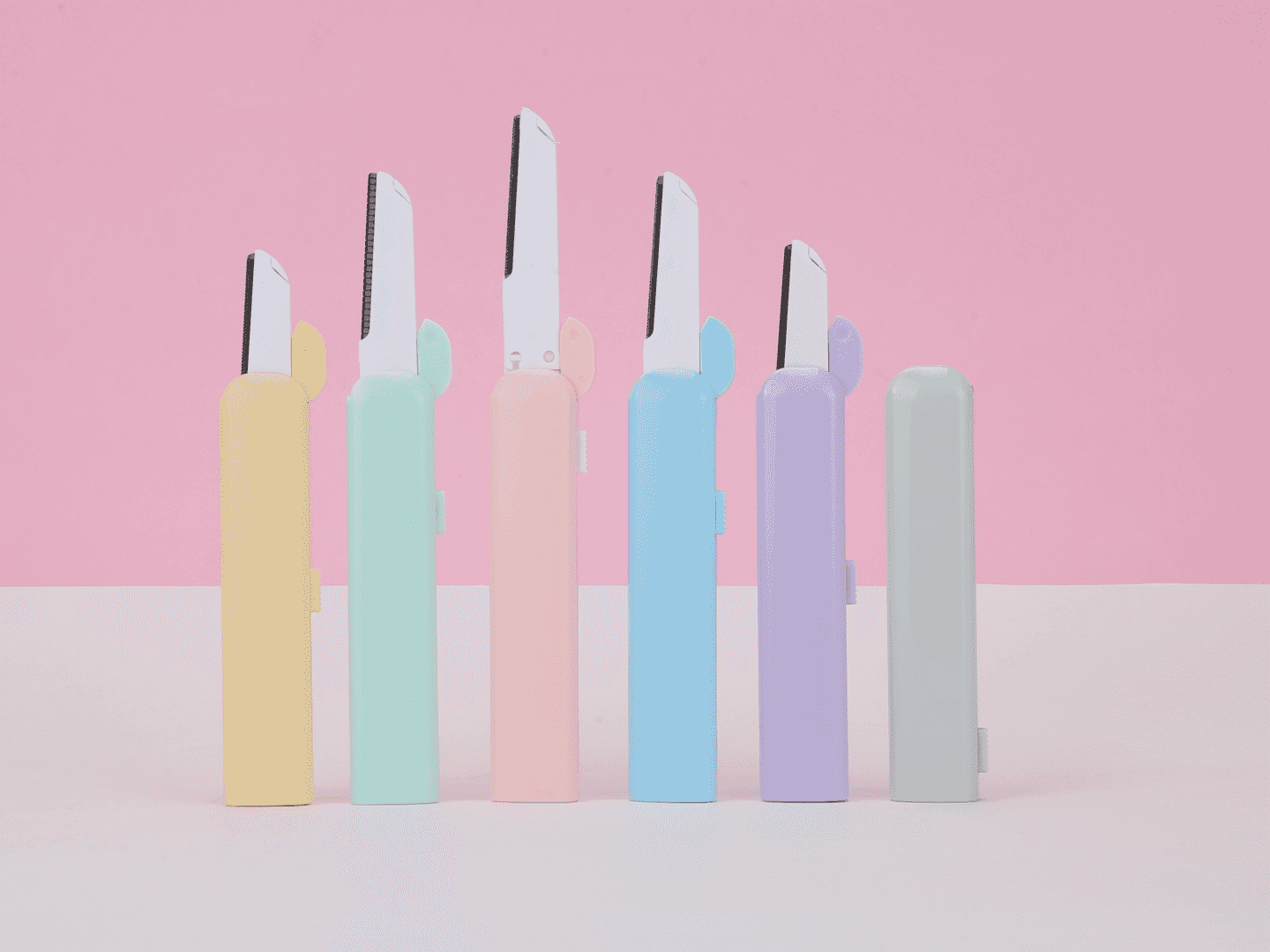 Xirui retractable design eyebrow razors